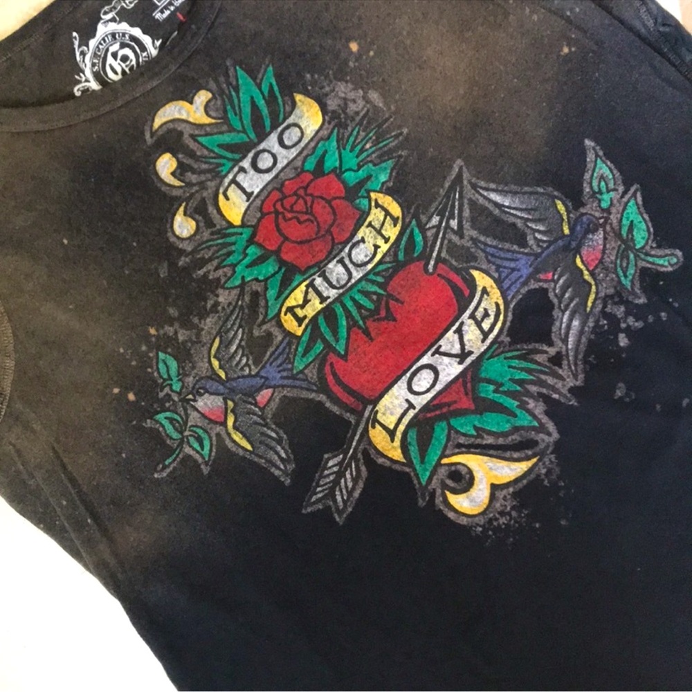 Vintage Y2k Black Graphic Tee with Tattoo Heart and Rose Design